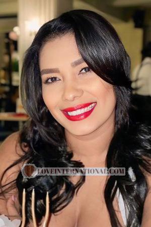 225434 - Laury Age: 33 - Colombia