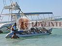 cartagena-women-boat-1104-40